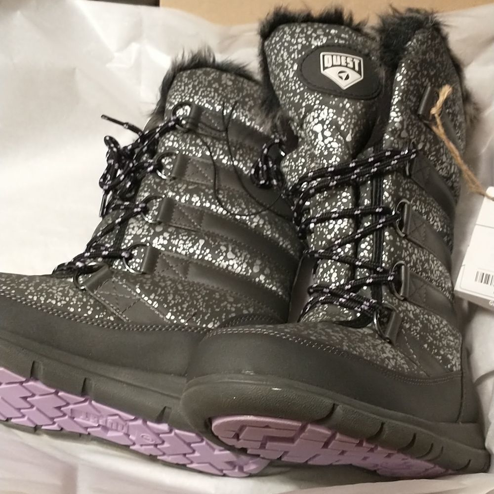Quest Girls Size 3 Fleece lined Faux Fur Trim Water Resistant Boots. NWT